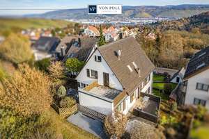 Wohnen mit Panoramablick: Solides Einfamilienhaus mit Erweiterungspotenzial