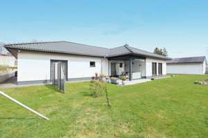 Exklusiver Design-Bungalow mit Wintergarten, Smart Home und 1.269 m² Grundstück