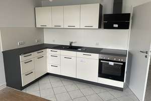 komplett renovierte Dachgeschosswohnung mit Einbauküche im Zentrum – Schmidtstedter Ufer 16, 99084 Altstadt, Erfurt – Vorschaubild 6