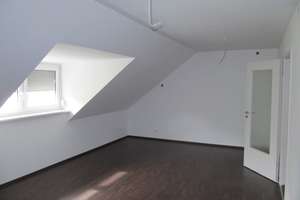 TOP LAGE LAUFAMHOLZ: LAUFEND UND UMFANGREICH MODERNISIERTES -- 6-ZIMMER-RMH MIT EINZELGARAGE. – Hartensteinerstrasse 6, 90482 Laufamholz, Nürnberg – Vorschaubild 11