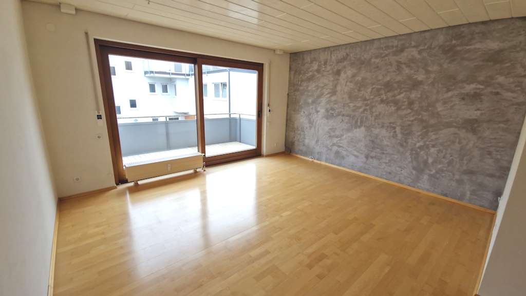 Immobilie in Hildrizhausen - 1814 – Gepflegte 2-Zimmer-Wohnung mit Balkon & drei Tiefgaragen in Hildrizhausen! - Bild 3