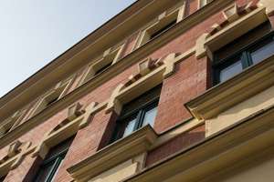 Saniertes Gründerzeitdenkmal | Westbalkon, Parkett, EBK, Tageslichtbad, Garten | zentral und ruhig