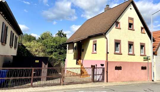 Bild von Ein kleines aber feines Haus mit Garage, Stellplatz und einem schönen Garten