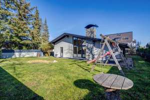 Stilvoller Bungalow 316 m²mit großem Garten in München-Lerchenau
