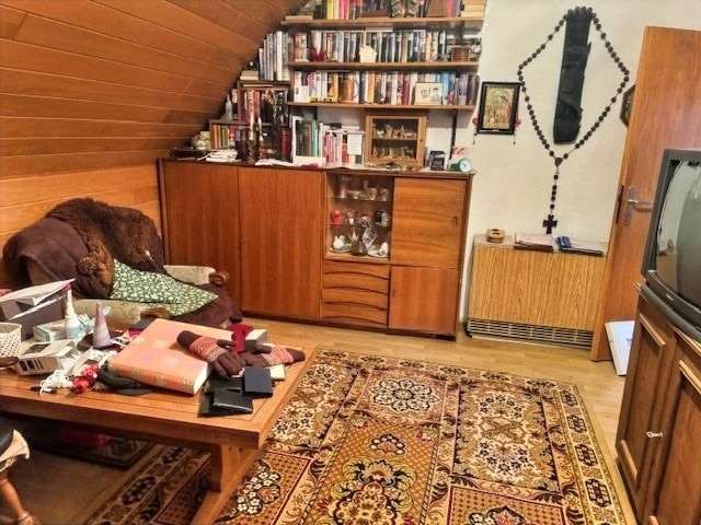 Immobilie in Nickenich - Charmantes Einfamilienhaus mit Garage, Garten und Nebengebäuden - Bild 5