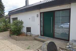 Viel Platz im Garten  in Oggersheim: Saniertes Reihenmittelhaus mit großem Gartenund Terrasse