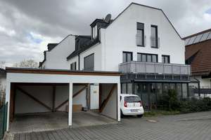 Elegantes Endreihenhaus mit 6 Zimmern und Carport in Garching