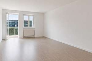 Stilvolle 4-Zimmer-Wohnung mit Balkon in begehrter Lage am Bötzowviertel