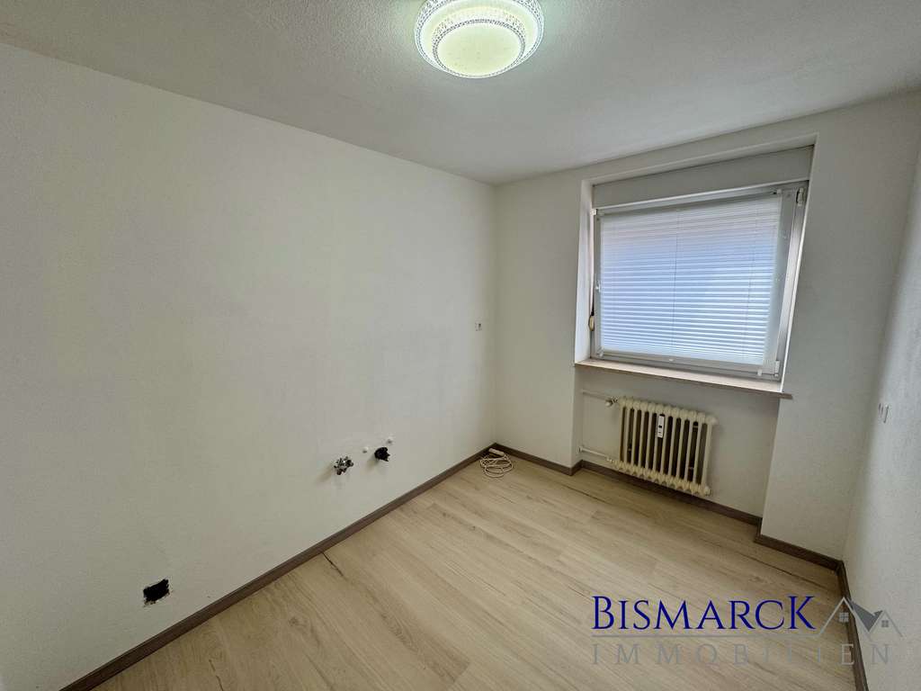 Immobilie in Vilsbiburg - Helle Vierzimmer Wohnung mit Balkon und schönen Ausblick! - Bild 2