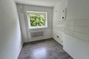 Helle 3-Zimmer-Wohnung mit Balkon, modernem Bad und idealem Grundriss – Am Heller 25, 38229 Gebhardshagen, Salzgitter – Vorschaubild 6