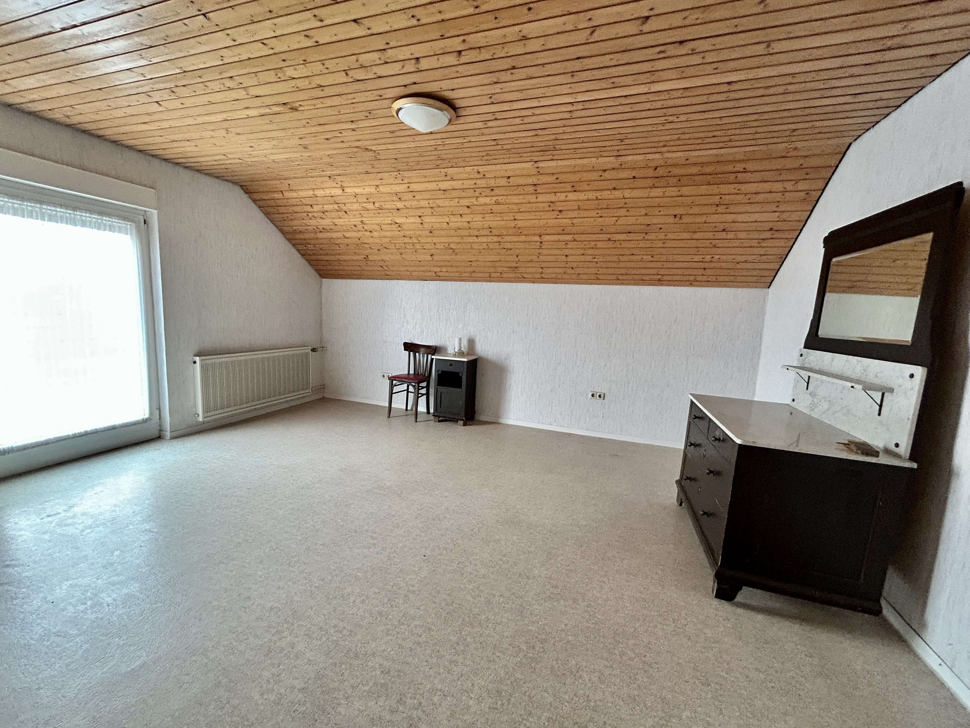 Immobilie in Weiskirchen - Großes Wohnhaus mit ehemaliger Gaststätte in Weiskirchen - Rappweiler - Bild 10