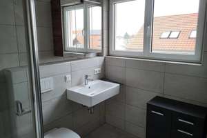 Hochwertige und neuwertige 2-Zimmer-Dachgeschosswohnung mit Einbauküche – Die vollständige Adresse der Immobilie erhältst du vom Anbieter., 85051 Südwest, Ingolstadt – Vorschaubild 3