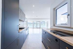 EXKLUSIVE GELEGENHEIT!- TRAUMPENTHOUSE mit 360 Grad Bergblick, Balkon, Dachterrasse und Luxusküche – Kaiserstraße 2, 83022 Innenstadt, Rosenheim – Vorschaubild 6