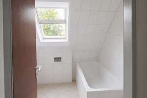 Helle 3-Zimmer-Dachgeschosswohnung in Nürnberg-Reichelsdorf – Die vollständige Adresse der Immobilie erhältst du vom Anbieter., 90453 Katzwang, Reichelsdorf Ost, Reichelsdorfer Keller, Nürnberg – Vorschaubild 4