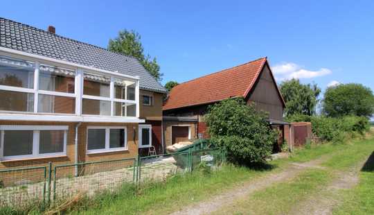 Bild von Sanierte Doppelhaushälfte in Feldrandlage mit Garage, Wintergarten und Scheunenanteil