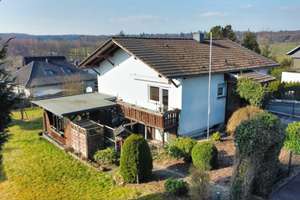Vielseitiges Ein-/Zweifamilienhaus mit wundervollen Grundstück zwei Garagen und viel Potential! – Die vollständige Adresse der Immobilie erhältst du vom Anbieter., 56244 Wölferlingen – Vorschaubild 1