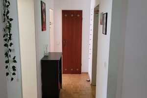Gut geschnittene 4 Zimmerwohnung mit Balkon in Düsseldorf-Knittkuhl. – Am Schultersbusch 19, 40629 Düsseldorf – Vorschaubild 8