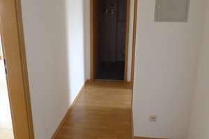 Gepflegte 2-Zimmer-DG-Wohnung mit EBK in Ingolstadt/Zuchering – Karlskroner Straße 36, 85051 Süd, Ingolstadt – Vorschaubild 2