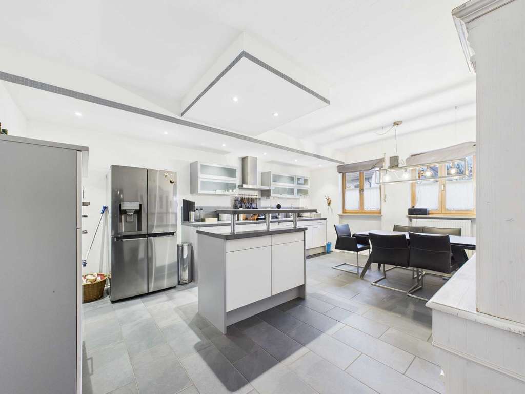 Immobilie in Bergkirchen - Modernes Wohnen für Familien in Sulzemoos - Bild 4