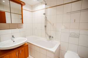 Offen, hell, klimatisiert. Dachgeschosswohnung mit Loggia in Rheinau – 68219 Rheinau, Mannheim – Vorschaubild 9