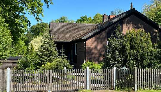 Bild von Winkelbungalow auf parkähnlichem Grundstück