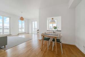 Lichtdurchflutetes Penthouse in den Heinrich-Heine-Gärten mit großzügiger Dachterrasse – Die vollständige Adresse der Immobilie erhältst du vom Anbieter., 40549 Heerdt, Düsseldorf – Vorschaubild 2