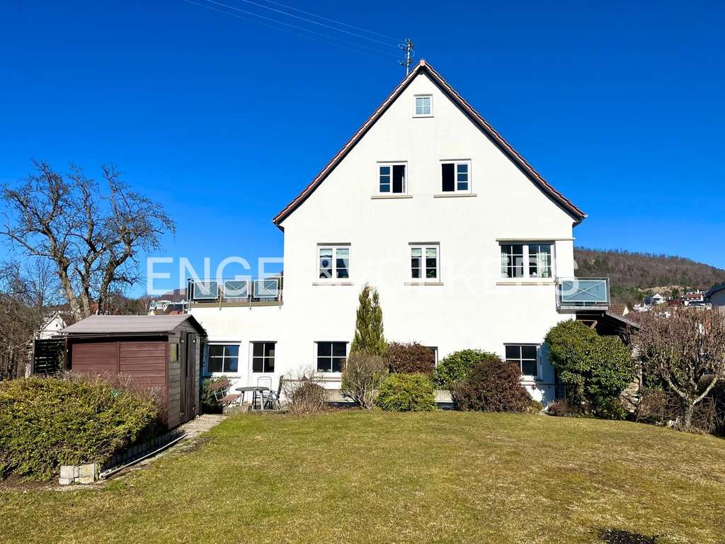 Immobilie in Jungingen - Mehrgenerationenhaus in Jungingen bei Hechingen mit Garten, 2 Balkonen und zweiter Einheit mit vi... - Bild 0