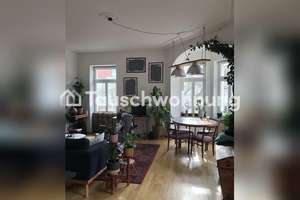 Tauschwohnung: Sonnige 2-Raum-Altbauwohnung mit Balkon