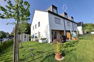 Energiesparend und gesund Wohnen: Neues Holzmassiv-Reihenhaus mit 6 Zimmern in Obermenzing – Bauseweinallee 58f, 81247 Obermenzing, München – Vorschaubild 2