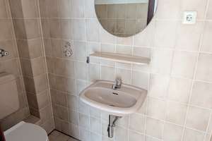 Gepflegtes 1-Zimmer-DG-Appartement mit zwei Balkonen. – Die vollständige Adresse der Immobilie erhältst du vom Anbieter., 42659 Burg/Höhscheid, Solingen – Vorschaubild 8