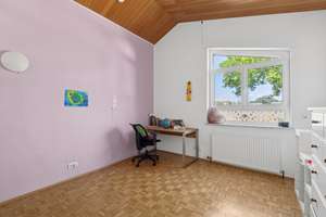 Provisionsfrei: Familienfreundliches Haus mit lichtdurchfluteten Räumen und schönem Garten – Die vollständige Adresse der Immobilie erhältst du vom Anbieter., 55126 Finthen, Mainz – Vorschaubild 14