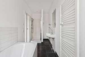 Maisonette-3-Zimmer Penthousewohnung mit Terrasse & Parkplatz nahe Boxhagener Platz – Die vollständige Adresse der Immobilie erhältst du vom Anbieter., 10243 Friedrichshain, Berlin – Vorschaubild 11