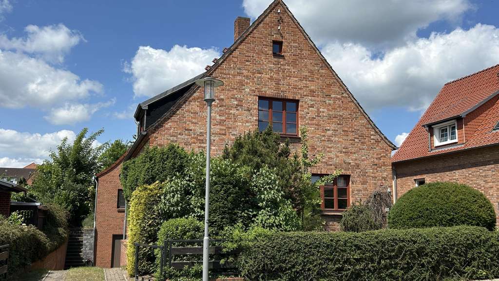 Immobilie in Güstrow - Doppelimmobilie - vielseitige Nutzung - Bild 1