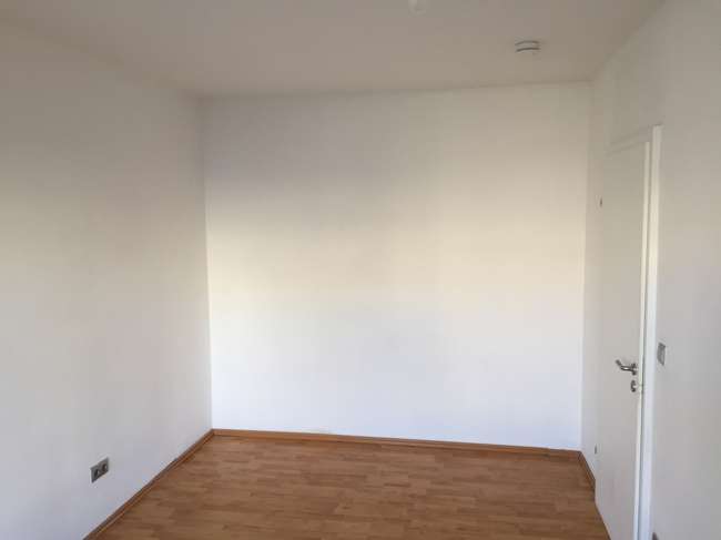 Immobilie in Freilassing - Gelegenheit: Sehr schöne 2-Zimmer Wohnung mit großem Balkon in ruhiger Wohnlage! - Bild 3