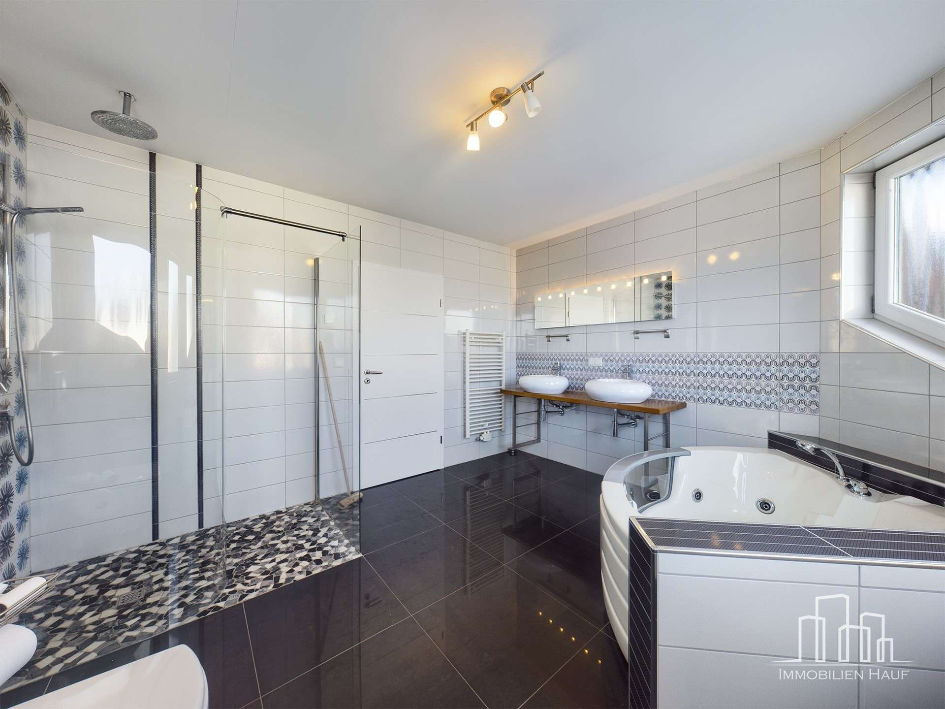 Immobilie in Weilerbach - Weilerbachs Wohnjuwel - Platz, Stil, Perspektive! - Bild 5