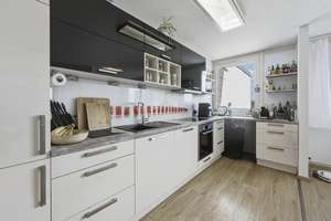 Bezugsfreie 2,5-Zi.-Whg mit Loggia und Tiefgaragenstellplatz – Die vollständige Adresse der Immobilie erhältst du vom Anbieter., 81737 Neuperlach, München – Vorschaubild 4