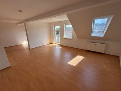 Geräumige 2-Raum-Wohnung mit Balkon im Zentrum