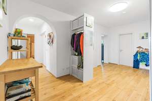 Letzte Chance: Stilvoll Wohnen und Vermieten - Charmantes 3-Parteien-Haus mit Potenzial – Die vollständige Adresse der Immobilie erhältst du vom Anbieter., 82166 Gräfelfing – Vorschaubild 11
