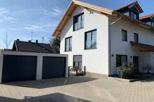 Neuwertige und sonnige DHH am Feldrand