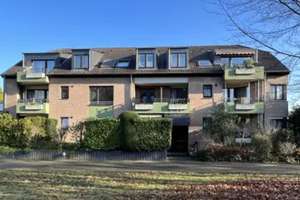 Schöne, helle und interessante Wohnung mit Sonnenbalkon, Keller, Einbauspiegelschrank in der Diele