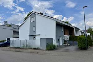 Modernisiertes Reiheneckhaus in zentrumsnaher Lage von Kirchheim u. T. – einziehen und wohlfühlen!