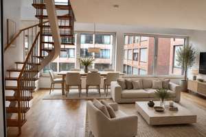 Außergewöhnliche Maisonette mit beheiztem Glaswintergarten und Dachterrasse am Potsdamer Platz