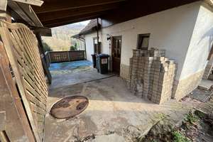 In schöner Ortsrand-/ Aussichtslage: Gepfl. EFH, u. a. mit Wintergarten, Kaminofen, Fußbodenheizung – Alte Weinstraße 33, 98554 Benshausen – Vorschaubild 88