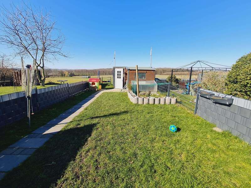 Modernisiertes Reihenmittelhaus mit Aussicht ins Grüne