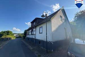 Zweifamilienhaus mit Potenzial, ideal für zwei Wohneinheiten! – Die vollständige Adresse der Immobilie erhältst du vom Anbieter., 33014 Bad Driburg – Vorschaubild 1