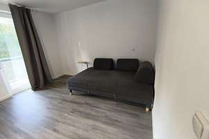 Helle 1-Zimmer Wohnung Balkon Studenten Uni Essen möbliert 5min bis HBF in Essen-Stadtwald – Ahornstr. 25, 45134 Stadtwald, Essen – Vorschaubild 2