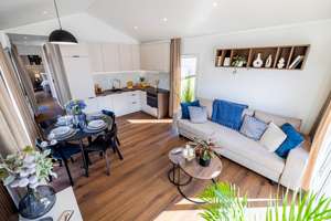 Kaufen günstiger als Mieten!
Ab monatl. 550 Euro
Bungalow, energieeffizient, förderfähig nach KFW  – Die vollständige Adresse der Immobilie erhältst du vom Anbieter., 32120 Hiddenhausen – Vorschaubild 4
