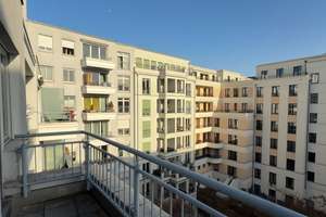 Helle 2-Zimmer Wohnung im 5. OG mit Balkon in Berlin-Mitte