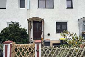 2-3 Personen. 75 qm Reihenmittelhaus in ruhiger Lage. Unterkellert. – Die vollständige Adresse der Immobilie erhältst du vom Anbieter., 13599 Haselhorst, Berlin – Vorschaubild 2