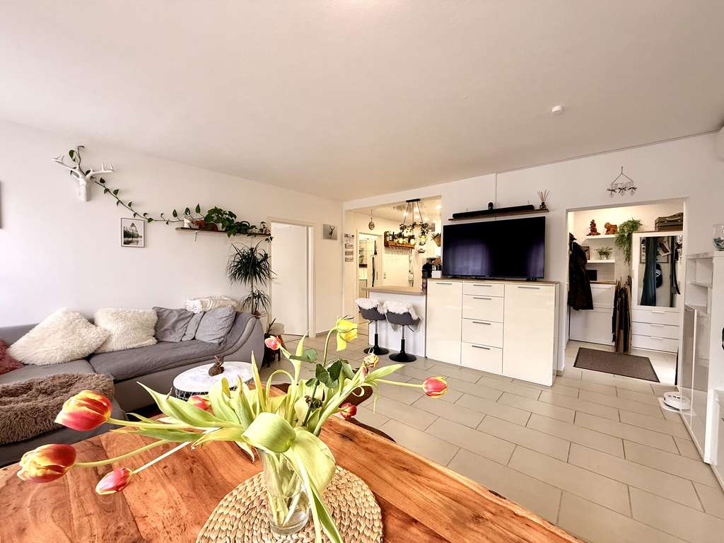 Immobilie in Saarwellingen - Sanierte Wohnung mit Gartenanteil in Saarwellingen-Schwarzenholz! - Bild 2